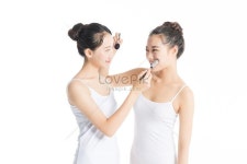 규밀 메이크업 규수 메이크업 스킨케어 뷰티 우정 우정 감정 감정 여성 생활 미녀 모델 젊고 청춘 브러시 | 메이크업, 사람들, 여성