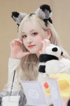 𝙻𝙸𝚉 🐱 - 2024 | 연예인, 리즈, 사진