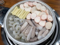 대창 듬뿍 들어간 낙곱새 | Food, Cheese, Dairy