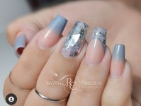 Pin de 정아 안 em UÑAS 2022 em 2022 | Unhas azuis, Unhas bonitas, Unhas enfeitadas