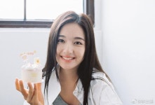 pose에 있는 본경 구님의 핀 - 2023
