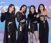 k-pop/k-drama에 있는 ꒰⸝⸝₊ʚ🍄ɞ┊𝓇ℯ𝓋𝓎 ꒱님의 핀 | 한국 패션 스타일, 무대 의상, 의상 영감