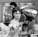 오드리 햅번에 있는 정현수님의 핀 | 배우, 오드리 햅번