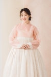 Hanbok dressed에 있는 핀