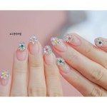 청담동네일샵 💗수블링네일💗 on Instagram: “요즘 인기 폭발 중인 미니꽃 네일🌸🌷 꽃송이 장전하라 오세용🥰... 