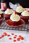 Red Velvet Cupcakes with Cream Cheese Frosting Red Velvet Cupcakes with Cream Cheese Frosting | 요리법