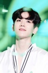 Baekhyun - 170920 1st Soribada Best K-Music Awards Credit: my Bright Light. (제1회 소리바다 베스트 케이뮤직 어워즈)... 