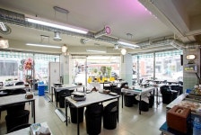 레트로풍 디자인의 13평 냉동 삼겹살집 인테리어 디자인