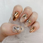 Pin page 네일리모노/교대네일/서초네일/손톱연장/ on Instagram: #눈꽃네일 황금버전 ㅋㅋ 블링블링~~ . . . #네일아트#이달의아트... 