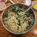 Instagram의 부산맛집 맛있는부산님: “대전역 김화식당(김화칼국수) 사골과 멸치로 우려낸 구수한 육수에 부들부들한 면발, 들깨와 김가루를... 