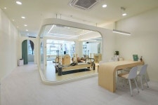 화이트톤 깔끔한 분위기의 18평 필라테스샵 인테리어 (평택 고덕동)