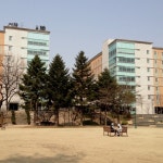 서울여대 삼각숲 너머 샬롬하우스 / The dormitory