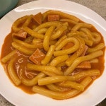 Instagram의 먹스타그램 (쩝쩝박사👩🏻🎓✨)님: “김덩히네 집들이🏠 얘 혼자 사는 집이 우리집보다 10배 좋다; 혜림이랑 셋이 닭강정... 