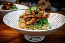 신김치는 깨끗하게 씻어 쫑쫑 채썰어 참기름 통깨를 버무려 둔다. . 거창한국수의 부추국수와… Pin by 태우 정 on JMT food | Food, Chicken, Meat