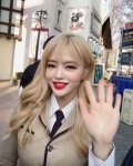 Ye won イェコン on Instagram: “줄 기다리는 시간은 포토타임 🤳 💜 교복 입으니까 고등학생 된 것 같아 (내생각) 💄 피알피엘... 