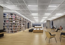 shields T5 fluorescent lighting, which was selected for energy code and budgetary reasons. | 도서관 디자인, 아이디어, 사무실