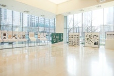 하나은행 ‘가슴벅찬 그이름’ 전시 집기 디자인 Media. #exhibition #furniture Client. KEB하나은행 하나은행 본점에서... 