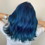 준오헤어 홍대입구역점 하나 on Instagram: “💙 얼굴톤을 화사하게 해주는 #클래식블루 #딥블루염색 #애쉬블루 신비롭고 오묘한 컬러... 