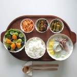 김여사밥상 / 집밥 /한식 on Instagram: “🏡🍚 🥗아침밥 날씨도 꾸리꾸리 이런날엔 따끈한 곰탕에 왕만두넣어 한그릇 하고나면 힘이 팍팍... 