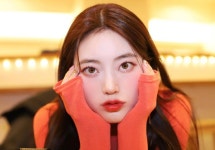 장미빛 인생 🥀 | Everyday makeup, Fashion, Hijab