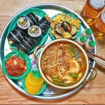 보까먹고ㅋㅋ 낼 휴무니까네 울가게 세연씌랑 집에서 맥주먹다 집김밥먹꾸싶다 말하다 김천 김밥 시켰😅😅 김밥 … | 김밥 아날로그 장미... 