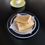 너무 맛있는 카야토스트🤤💛 #오유에프 #ouf #cafeouf | Yum, Food, Foodie