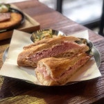 Instagram의 은 은 언덕 애님: “소금집델리 🥓 . . . 눅눅한 바게트가 아쉬움 . . . #앳_소금집델리 #앳_망원동”