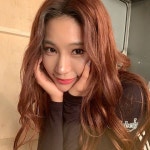 _ 여기는 미국 . 아직 27일이지만 한국날짜론 2/28 현주탄생일 🥰 연락들 고마워요 아니었음 모를뻔😅 #HBD | Long hair styles... 