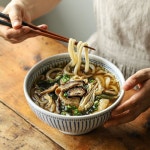 표고버섯 우동 표고버섯 우동 | Recipe | Asian recipes, Recipes, Food photo
