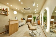 화이트우드톤에 조명으로 포인트를 준 11평 헤어샵인테리어 견적 화이트우드톤에 조명으로 포인트를 준 11평 헤어샵인테리어 견적... 