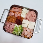 Instagram의 정이하우스 쿠킹클래스 집밥 홈쿡 한식 요리 밑반찬님: “일요일 #집밥 . 유해진씨가 말씀하셨어요 폭염엔 부대찌개라고..🤣 육수... 