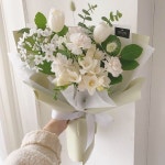 Pin by 뿌꿀링 on ♡ . Flowers in 2021 | Beautiful bouquet of flowers, Boquette flowers, Flower aesthetic