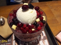 카페베네 와인치즈빙수. | Food, Desserts, Breakfast