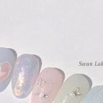홍대네일 합정네일 Nail hari 네일하리 on Instagram: 𝑁𝑎𝑖𝑙, 𝐻𝑎𝑟𝑖 𝐴𝑝𝑟𝑖𝑙 𝑑𝑒𝑠𝑖𝑔𝑛 🦢🫧✨🤍 1. 푸냥이... 
