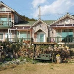 [남해군] 밝은숲펜션 - 2020 | 집 스타일