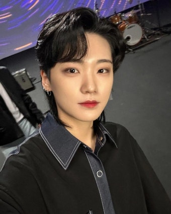Pin oleh 숮 di 터치드