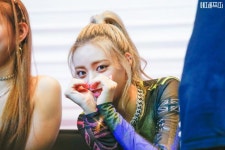 예지를 찍지 on Twitter | Couple photos, Itzy, Pics