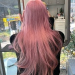모발ph 안정화는 물론 프리미엄탈색제로 다음 탈색염색 걱정없이 시술할 수 있어요🤗 저희 빛나게헤어가 고객님의 모발을 지켜드릴게요... 