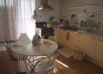 오후의 빛 where is everybody에 있는 Ashlynn Cannata님의 핀 | 테이블, 키친, 식탁