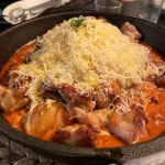 🤩 대 으 박 이집 일냈 맥주 은근 마니 마시다 보면 느끼 치킨엔 소주파 맥주는 오방지게 매운 엽오나 #우정낙지 가 딱💯 그러한데... 