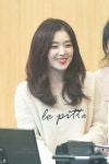 red velvet;에 있는 amanda님의 핀 | 레드벨벳 아이린, 레드벨벳, 헤어