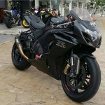 바이크에 있는 원희 이님의 핀 | 모터