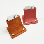 #leathercraft @Repost @hellomyclover⠀ .⠀ #핸드메이드#가죽공예#가죽소품#휴대용#명함꽂이#명함홀더#명함거치대... 