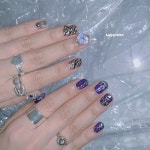 릴리 네일즈(Lily nail's) | L I L Y P I N K S on Instagram: “🦋 silver🚿blue🩺 . #nail#lilypinks#lilypinksnail #ネイル#ショートネイル” | 네일