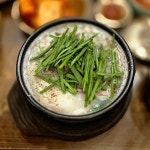 📍청와옥 순대 맛집. 쫀득한 순대. 먹어본 순대 중에 가장 쫀득했다. 수육은 야들야들하니 살살 녹으면서도 쫀득한 부위는 쫀득쫀득했다.... 