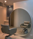 미용실인테리어 = designatom on Instagram: “#원형거울 #바이화미주헤어 #60평형헤어샵 #헤어샵인테리어 #미용실인테리어전문... 