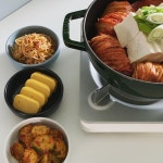 저녁엔 한식을 먹어요 (저녁에도 샐러드먹냐고 자꾸 물으셔서) #집밥 #홈테이블 #요리… | Decor interior design... 