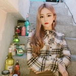 Pin page 오지은 on Instagram: “체크블라우스 업뎃👻 #오앤지” | Ropa coreana, Ropa, Chica de asia