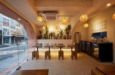 조명 포인트로 아늑하고 편안한 분위기의 15평 샌드위치집 인테리어 (용산구 용산동)