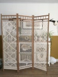 Pin von GGo so rom auf 소소한 디자인 | Raumteiler, Fenster rollos innen, Raumteiler ideen diy